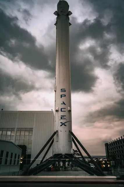 Los Angeles Must-Visit 🔥 Get Up Close with SpaceX Rockets!
