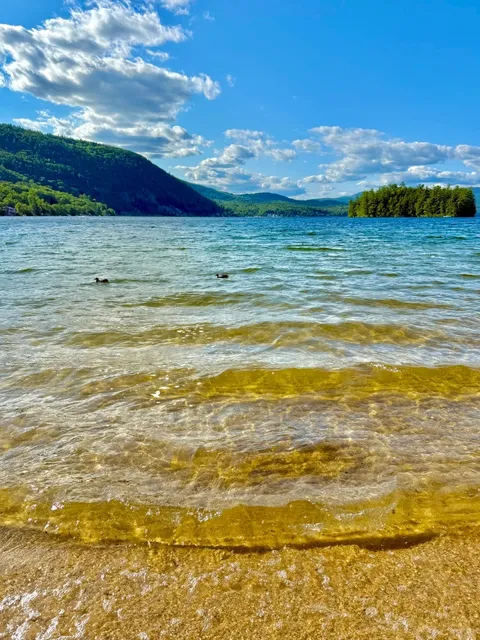 🍮 Wellington State Beach – NH’s “Jelly Lake” Gem! 🌊  