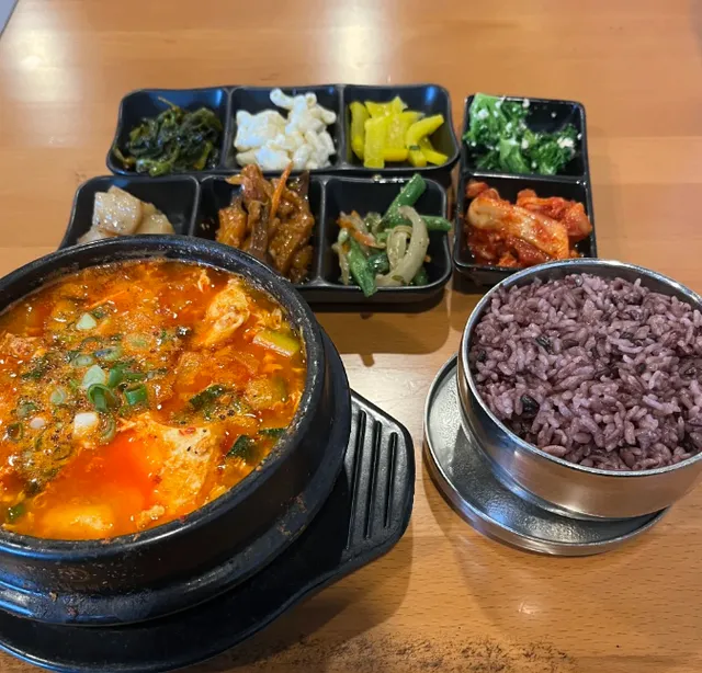 Mistaken for Korean? Hot Tea + K-Eating Shows