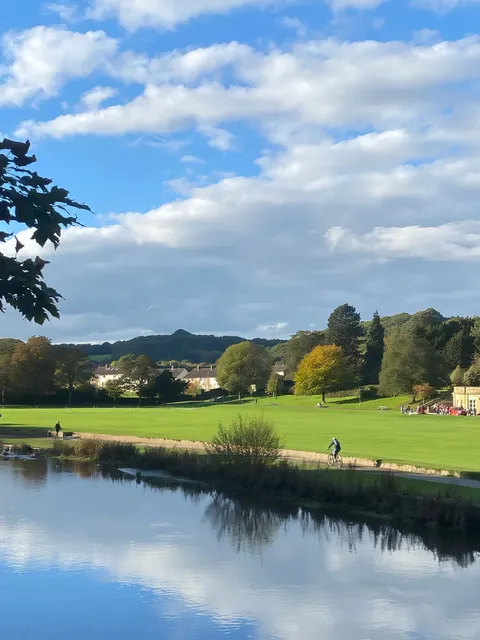 🇬🇧 Saltaire Day Trip: A Hidden Gem Near Leeds! 🐕✨
