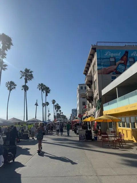 Venice Beach: LA’s Coolest Coastal Playground 🌊🌴