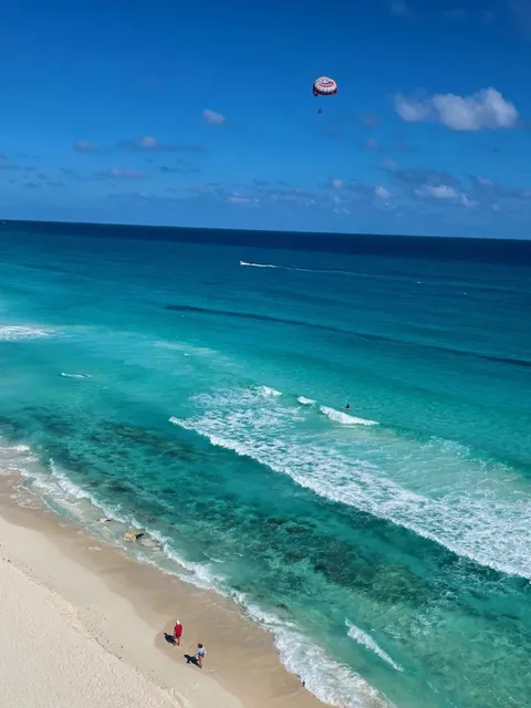 🇲🇽 Cancún, Mexico | The Freest Beach 🏖️