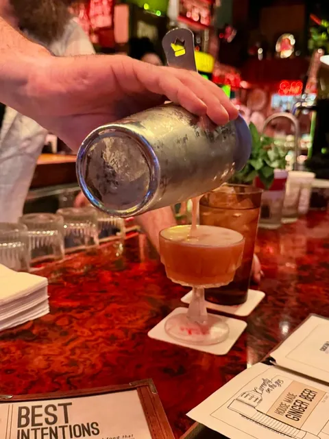 My Best Intentions — Chicago's Humble Neighborhood Bar 🍻