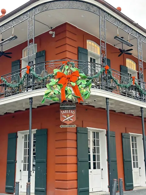 New Orleans Travel Guide: Red Flags & Hidden Gems