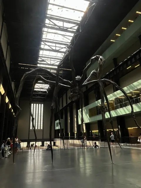Tate Modern’s 9m Spider That Rewires Your Mind! 🕷️✨