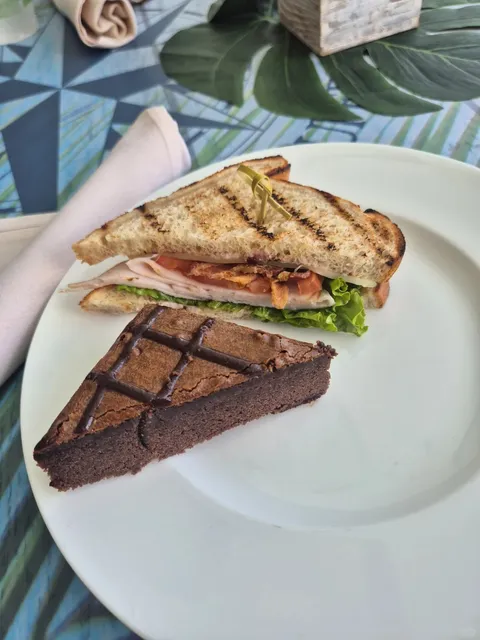 The Perfect Spot for Food, Fun, and Sun! 