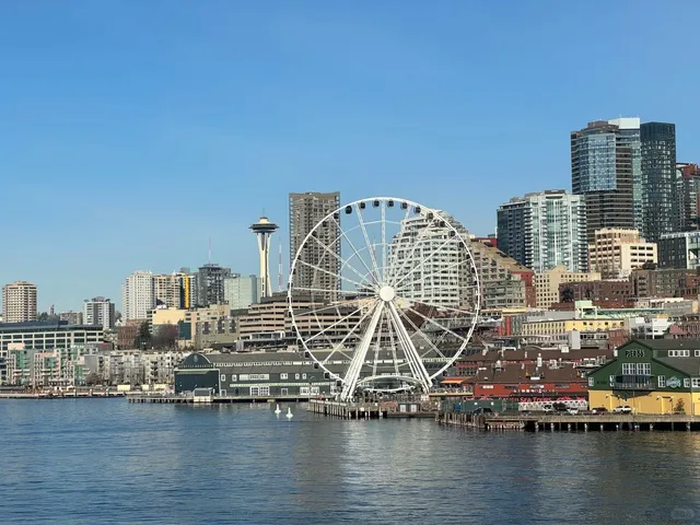 Seattle Day Trip: Ferries & City Views