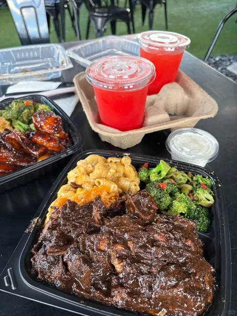 LA Soul Food Spot 👍 Tev’s Kitchen near USC  