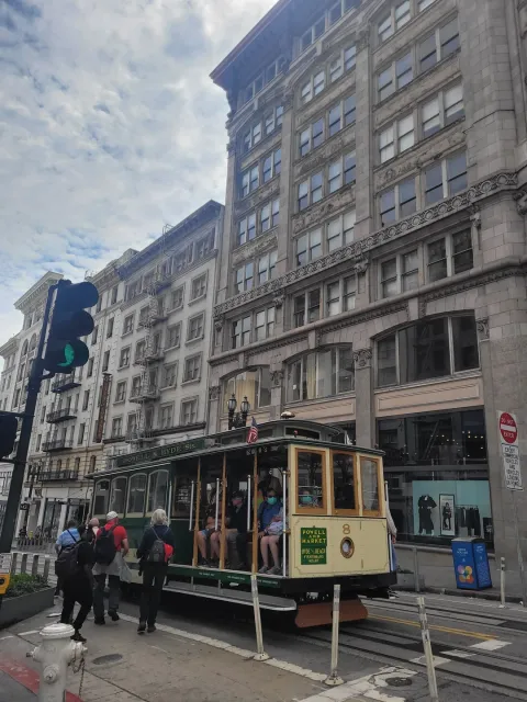 Great Location! 🏨📍