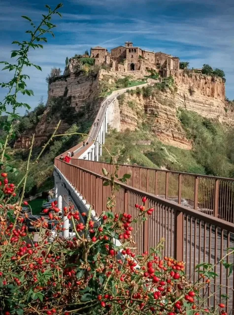 The must-see scenery along the way from Rome to Florence.