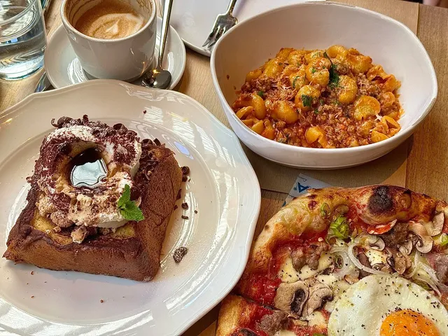 New York’s Super-Friendly Italian Brunch Spot 🌟