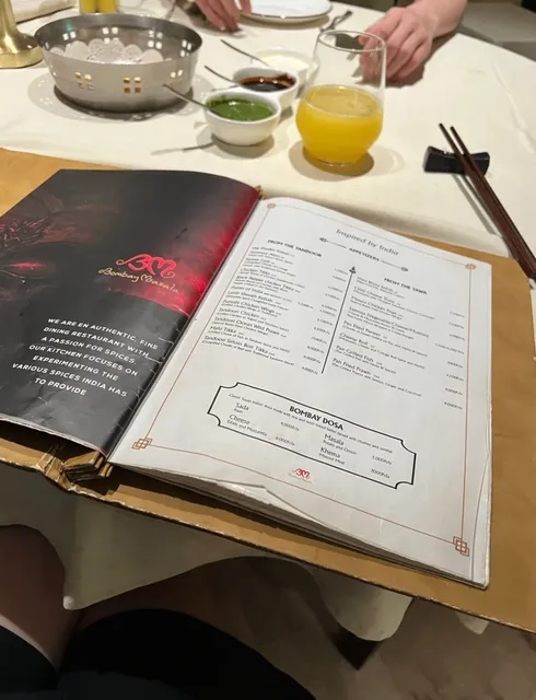  In-Depth Review of Douala's 10-Year Legendary Indian Restaurant 🌶️🪔