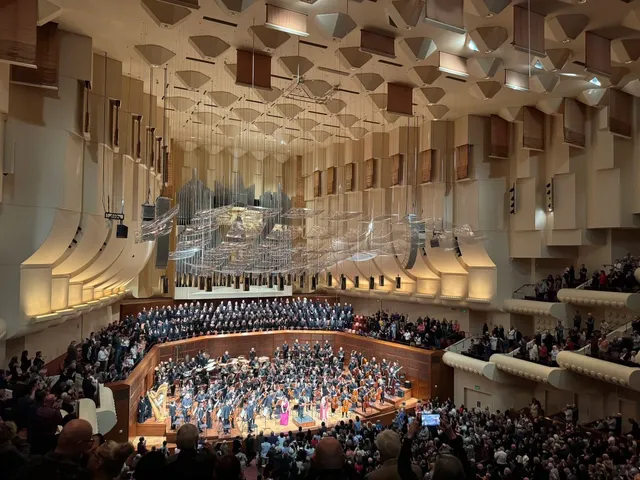 San Francisco Symphony | Salonen’s Farewell and the "Resurrection"