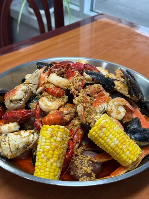 Study Abroad | Minnesota Food Exploration | Cajun Deli Shakopee