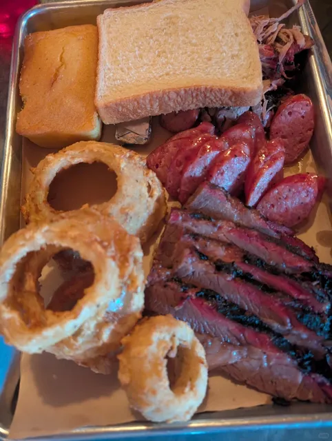 Austin Barbecue Deep Dive: A Meat Lover's F1 Weekend Marathon 🏁🍖