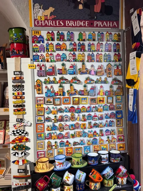 🇨🇿 Prague Travel Plog: Quirky & Fun Guide! 🎪✨