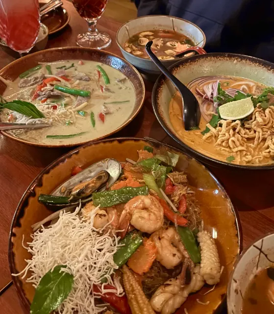 A review of a niche Thai restaurant hidden in Newbury, Boston 🇹🇭