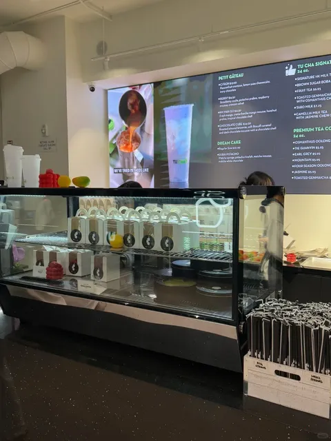 🇺🇸 LA's Handmade Bursting Desserts 🍋 Crispy Shell