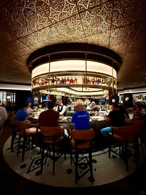 Trying NYC's Century-Old Steakhouse in Vegas! 🥩