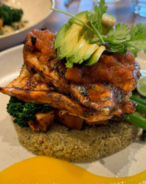 Around Boston Seaport/Breakfast Brunch/Moxies