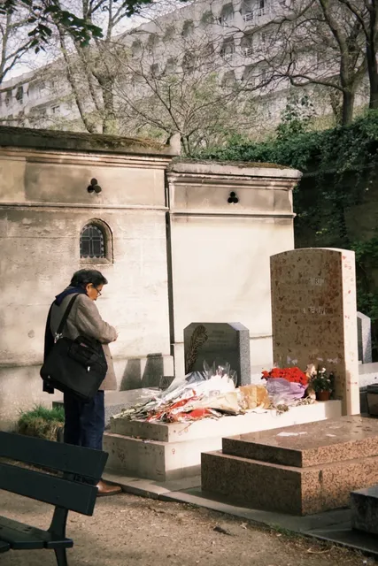 🇫🇷 Paris Beyond the Surface 