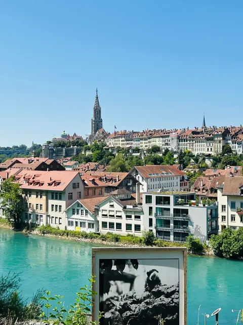 Geneva In-Depth Travel Guide | Explore the "City of Peace" Like a Loca