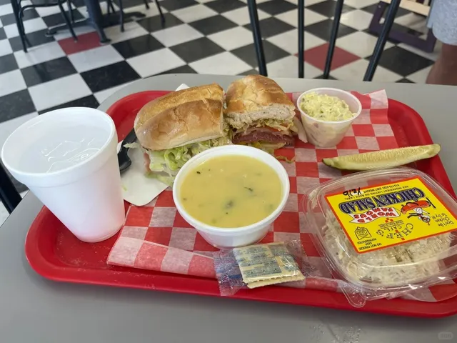 Cincinnati – American‑Style Sandwiches at Chef's Cafe 🥪✨