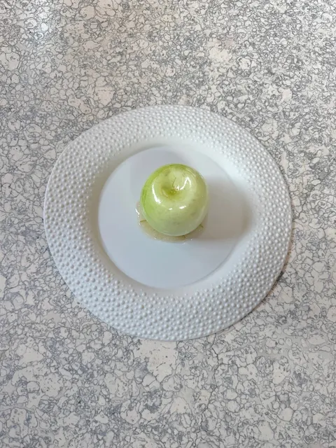 🇬🇧 The Most Adorable Little 🍏 Restaurant in London!