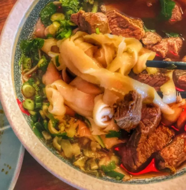 🍜 Master Noodle | Hand-Pulled Artistry in the Heart of Edina