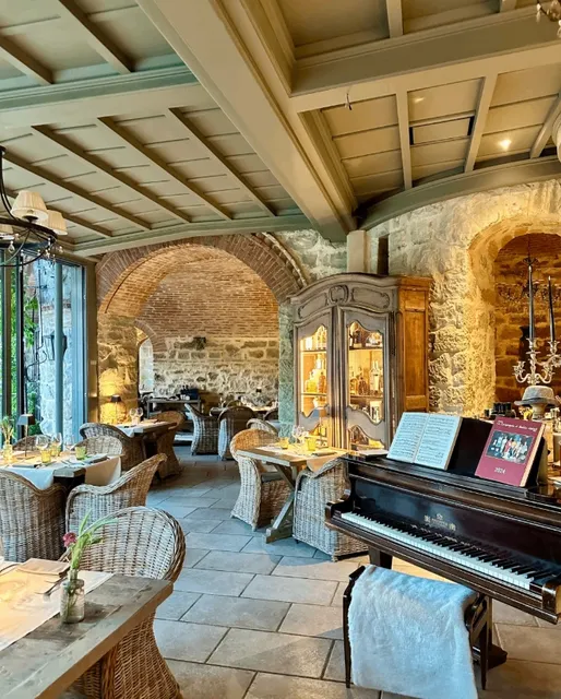 The beautiful restaurant on the hill in Florence✨