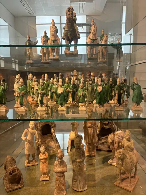 🇩🇪 Bremen: Where Museums Play S.H.E. and Fairy Tales Come Alive 🎵