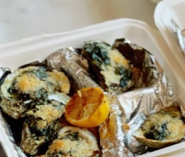 🌊 Vic's On the River | Historic Elegance with Southern River Views