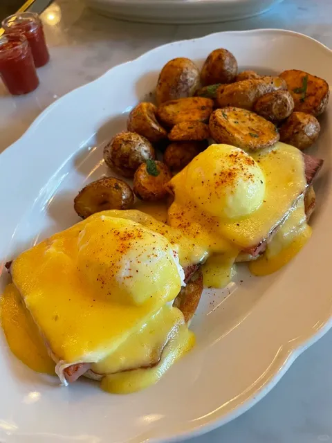 Las Vegas｜Primrose’s Eggs Benedict Are Delicious! 🍳✨