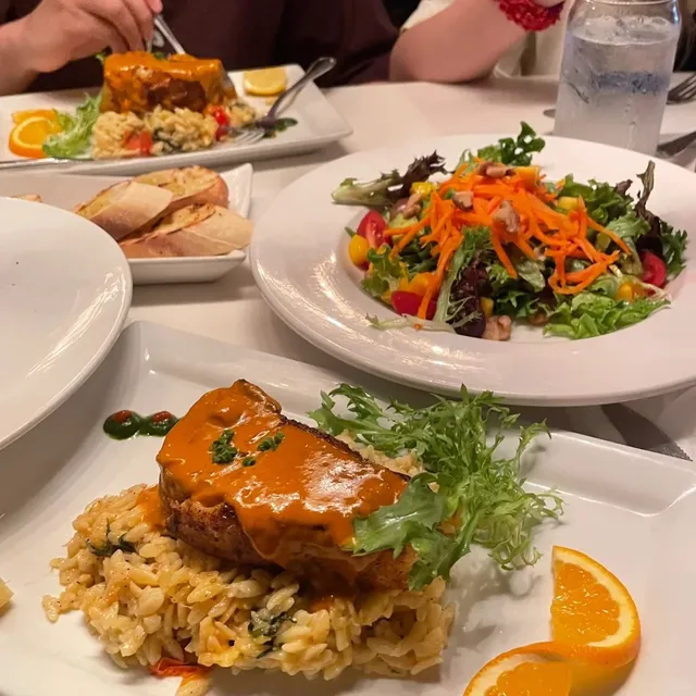 SAV Food Guide: Must-Try Restaurants! 🍽️✨