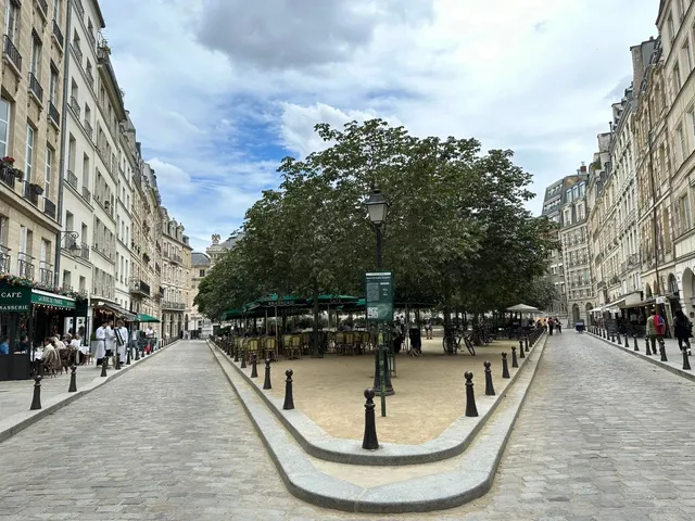 🇫🇷 Paris | Place Dauphine: Where Virgil’s SS20 Dream Lives On 🌅✨