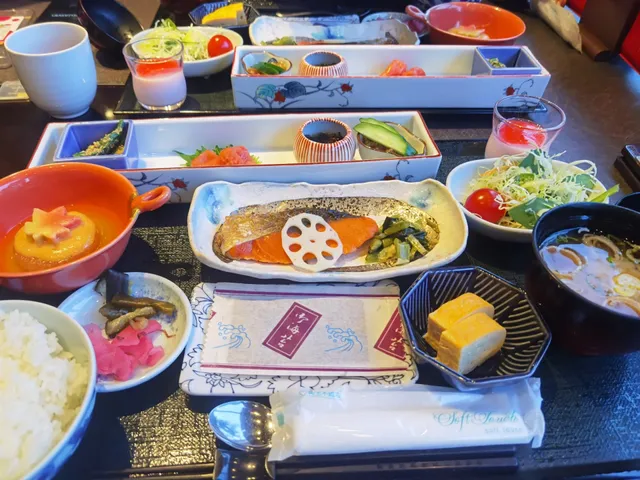 Trying Hard to Enjoy the Breakfast at Sheraton Grande Tokyo Bay(2)