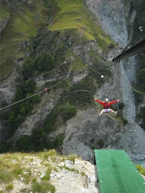 🇳🇿 Queenstown Bucket List: Must-Do Adventures & Eats! 🏔️✨