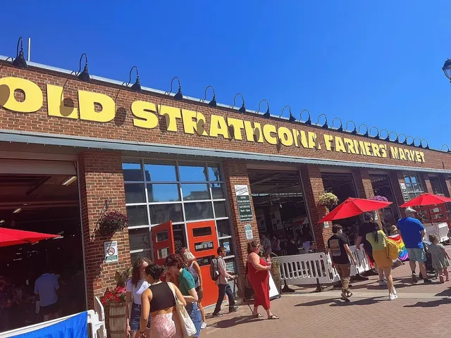 Edmonton’s Weekly Saturday Farmers’ Market: A Feast for the Senses! 🍓