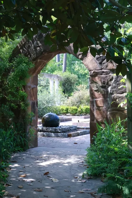 🌿 Houston’s Secret Garden ｜ A Monet-Inspired Palette 🎨