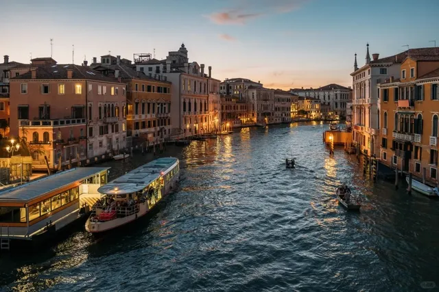 🇮🇹 Venice Gondola Dreams: The Ultimate Post-Graduation Adventure! 🎓