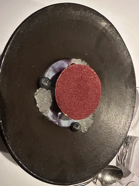 Jollibee's Fried Chicken – Is It Really That Good? 🍗🤔