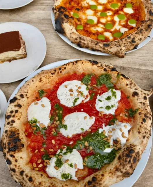 Barcelona must eat list 🇪🇸 No.1 pizza shop in Europe 🍕