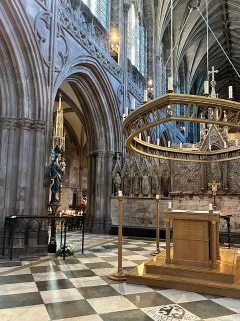 🇬🇧 Lichfield Day Trip: A Fairytale Escape from Birmingham! 🏰🍂