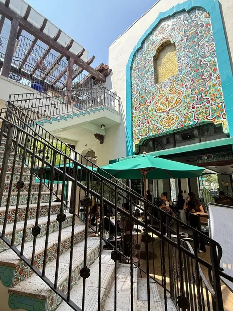 Urth Cafe in Los Angeles – The Perfect Brunch Escape! 🍳☕️