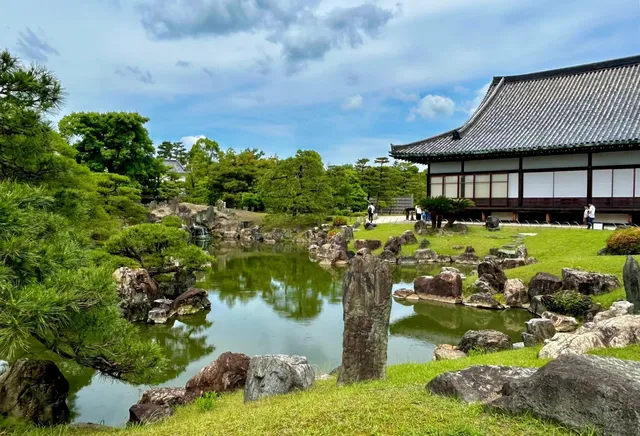 Detailed Guide to Nijo Castle Garden 🌸🌺🌿🍃