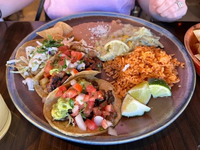 🌟 An Amazing Spot! 🌮🎶