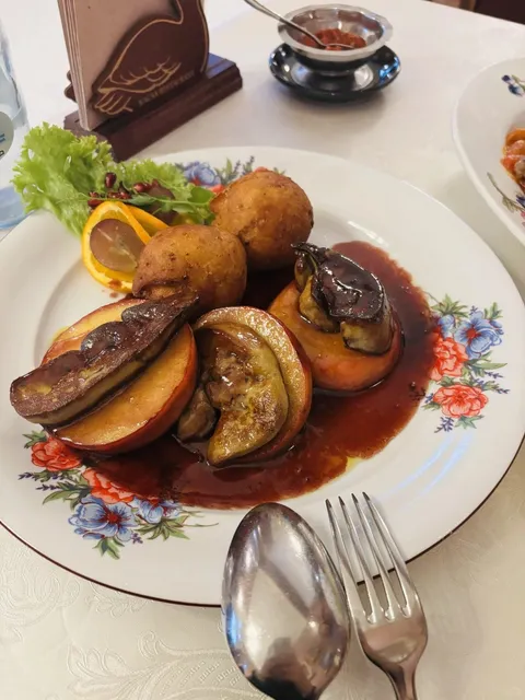 In Budapest 🇭🇺, I had the best apple foie gras of my life!