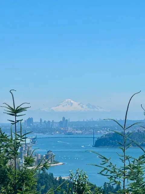 West Van's Most Scenic Mountain & Ocean View Café ☕️🍕🏔️🌊