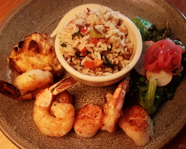 Legal Sea Foods – Boston’s Classic Seafood Chain 🦞🍽️