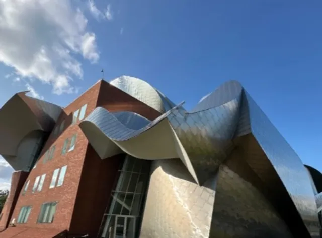 Peter B. Lewis Building | 🏢✨